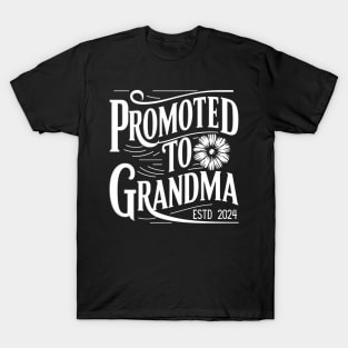 Promoted to grandma 2024, first time grandma T-Shirt